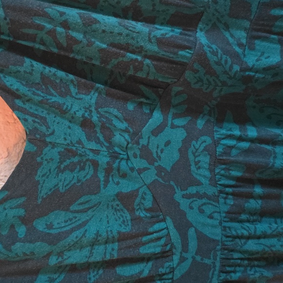 🌴 Torrid Green Tropic Print Tiered Maxi Dress – Size 4 (26) - Picture 3 of 10